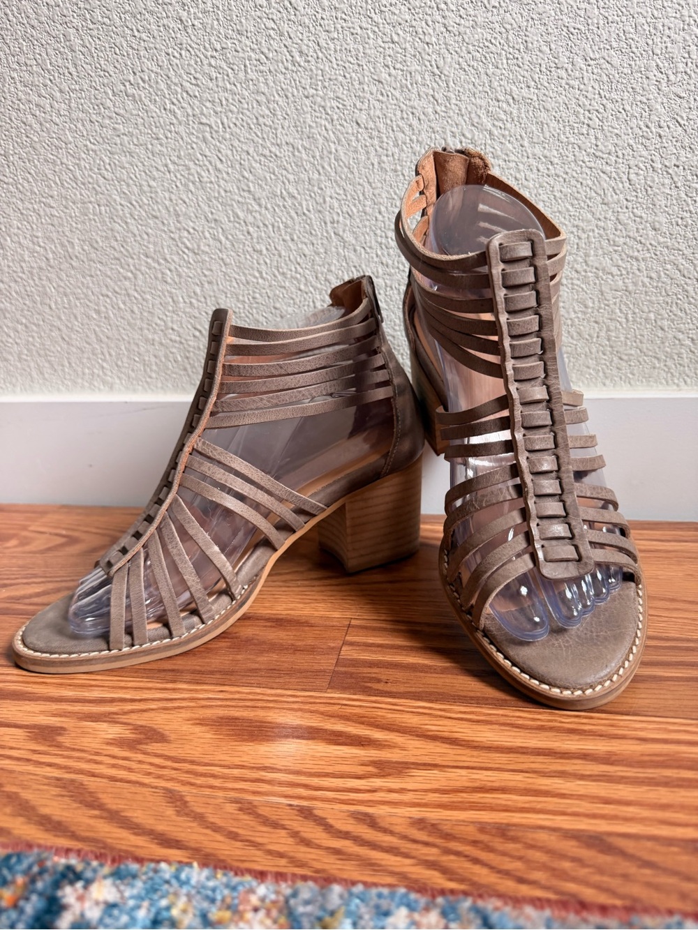 Garnet Hill - Leather Gladiator sandals MADE IN SPAIN - size 7 (37)